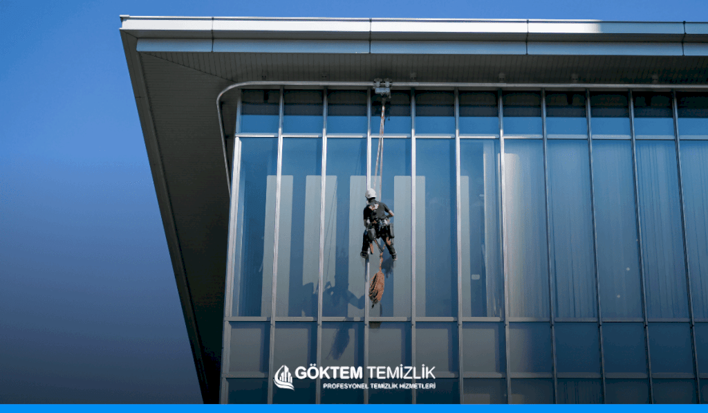 Yüksek Katlarda Cam Temizliği: Güvenli ve Etkili Yöntemler
